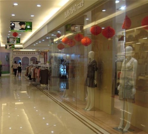 布波堡女装店铺展示