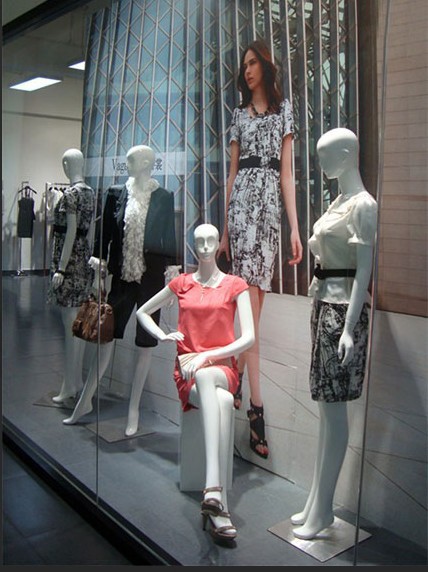 谷裳女装店铺展示