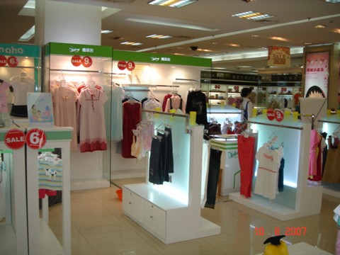 德莱茜女装店铺展示