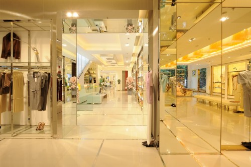 苏菲夏帕女装店铺展示