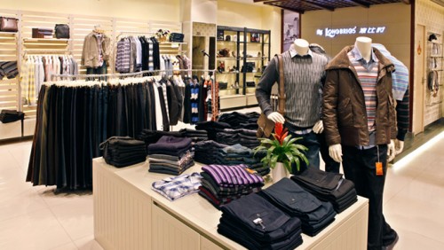 浪比时男装店铺展示