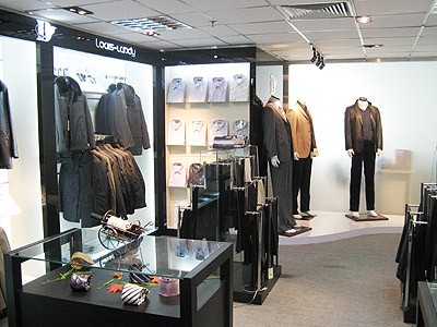 路易蓝帝男装店铺展示