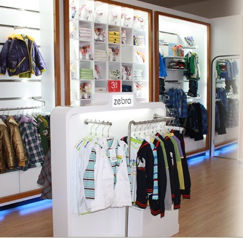 快乐斑马童装店铺形象