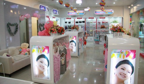 黄金身段show内衣店铺展示