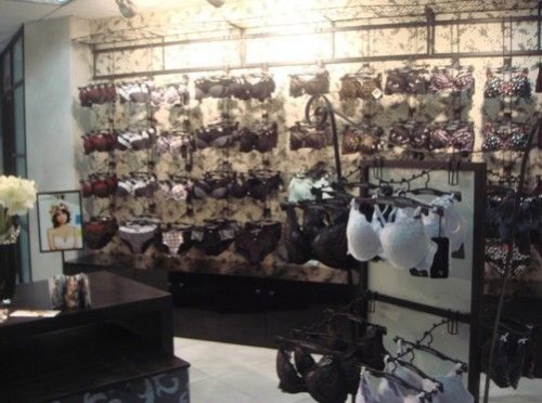 歌瑞尔内衣店铺展示