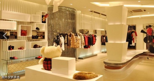 七色秀女装店铺展示