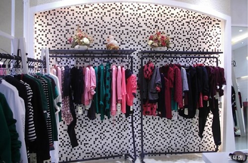 XY遐逸女装店铺展示