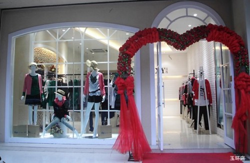 XY遐逸女装店铺展示