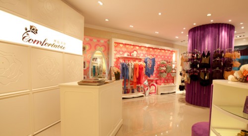 悠仙美地内衣店铺展示