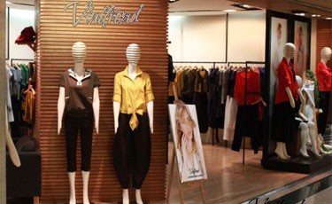 黎妆女装店铺展示