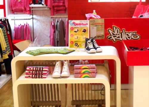 诺路斯童装店铺形象