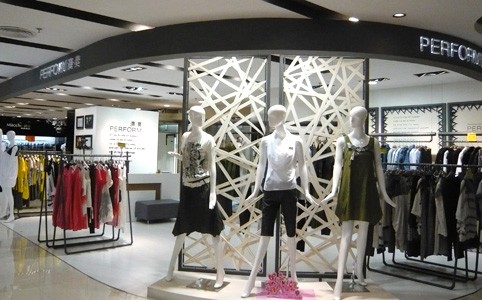 演奏女装店铺展示