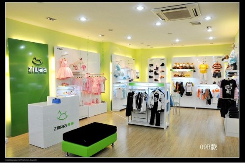 小木马童装店铺形象