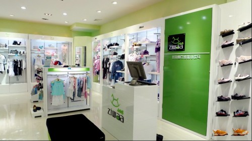 小木马童装店铺形象