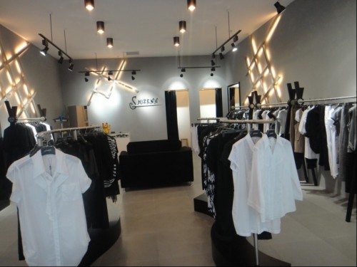 时剑女装店铺展示