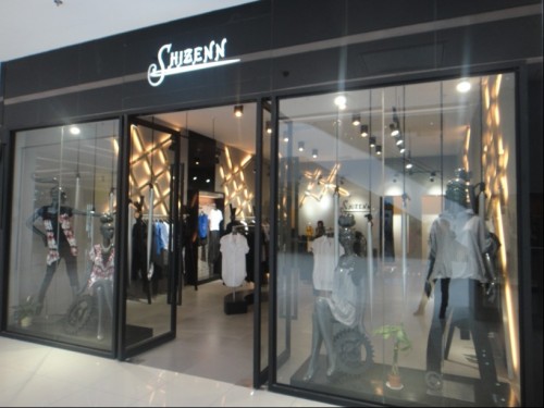 时剑女装店铺展示