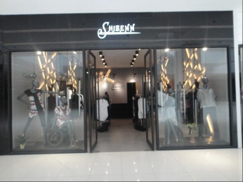 时剑女装店铺展示