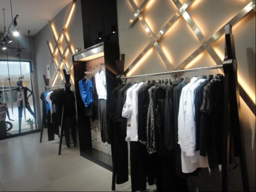 时剑女装店铺展示