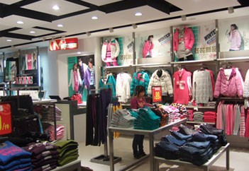 菲尔休闲装店铺展示