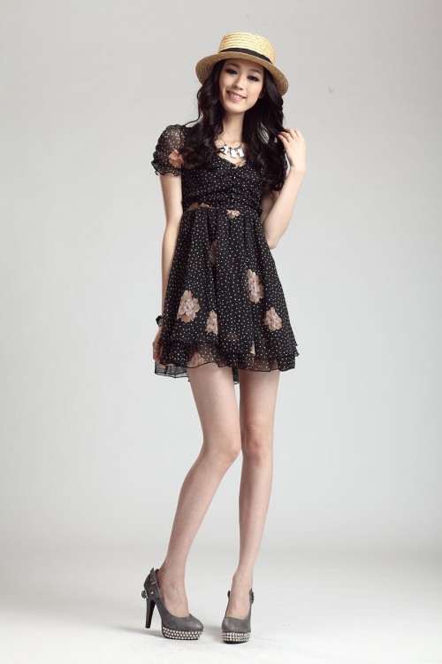 奥佐娅女装店铺展示