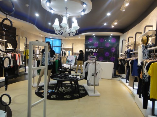 哈亚图女装店铺形象