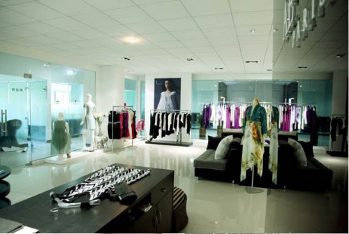 艾文女装店铺展示