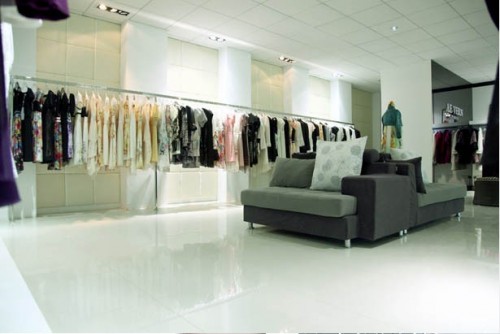 艾文女装店铺展示
