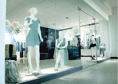 艾文女装店铺展示