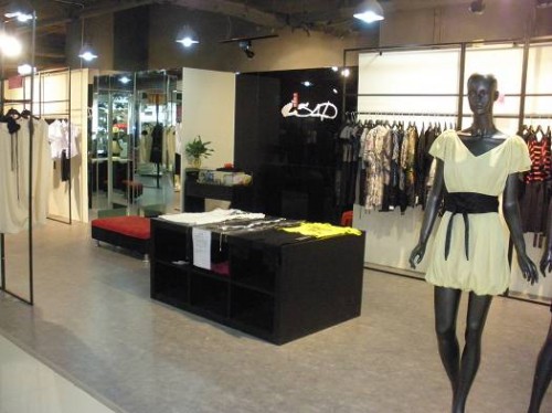 蕾丝莲黛女装店铺形象