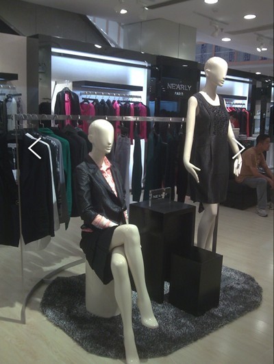 旎莱雅女装店铺形象