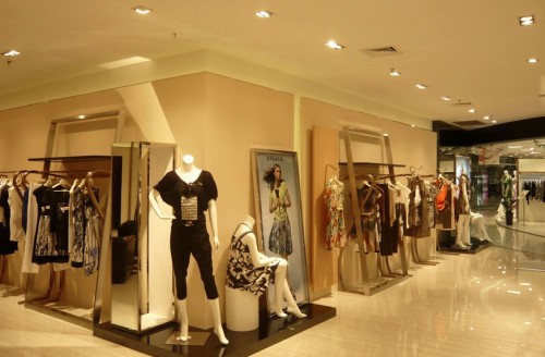 米珂拉女装店铺展示