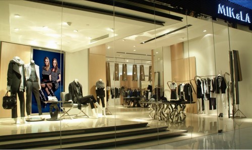 米珂拉女装店铺展示