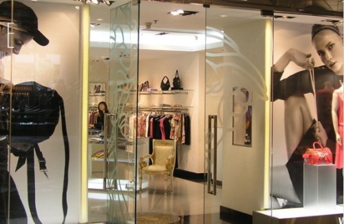 艾尼亚女装店铺展示