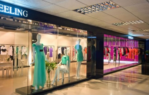 心菲悦女装店铺展示