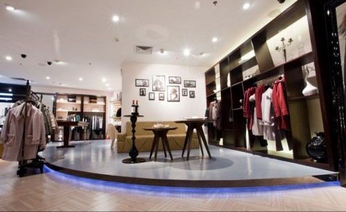 来尔佳昵女装店铺展示