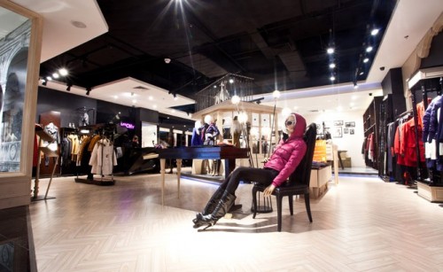 来尔佳昵女装店铺展示