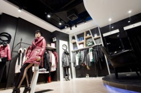 来尔佳昵-LARCHY店铺