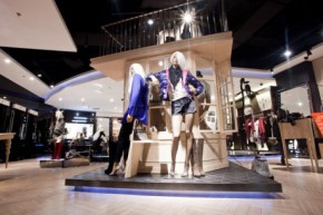 来尔佳昵-LARCHY店铺