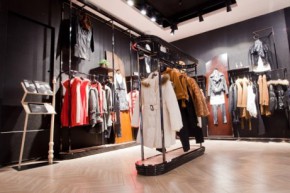 来尔佳昵-LARCHY店铺