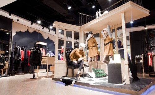 来尔佳昵女装店铺展示