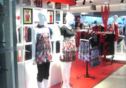 非牌女装店铺形象