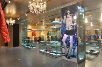 汇其欣女装店铺形象