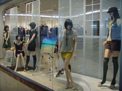 傲丝度女装店铺形象