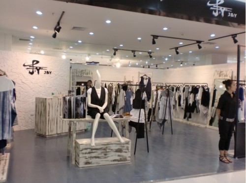 J&Y女装店铺展示