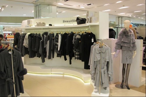 必梵珑女装店铺展示