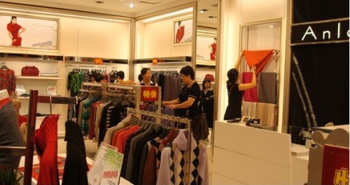 娅奴女装店铺展示