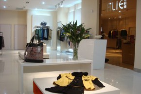 娅莉婕-ALIE店铺