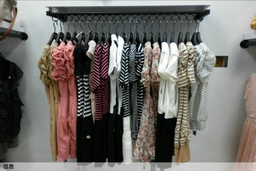 蜜汐薇儿女装店铺展示