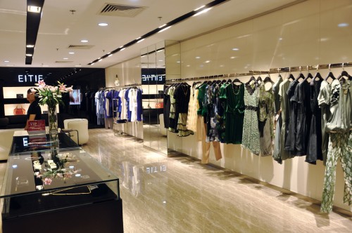 爱特爱女装店铺展示