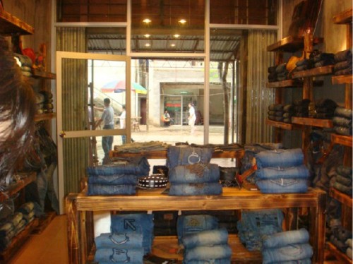 猎卡奴牛仔店铺展示